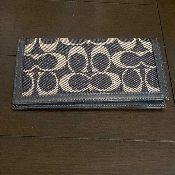 COACH NAVY SIGNATURE CHECK BOOK WALLET NEW - Picture 1 of 3